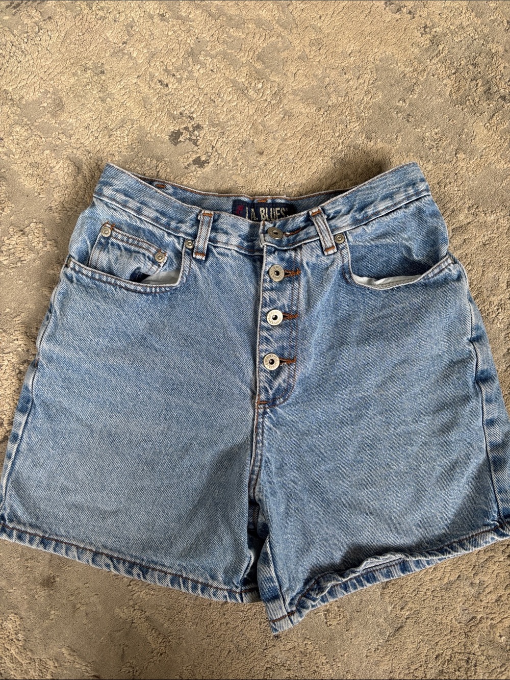 80sVINTAGE L.A. Blues Light Blue High-Waist Button-Fly Denim Shorts